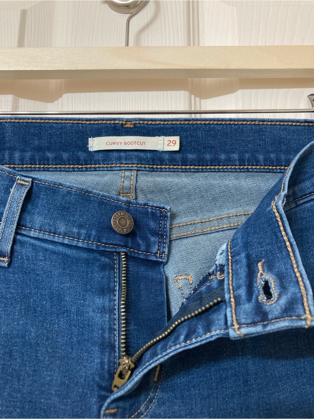 Levi’s Women’s Curvy Bootcut Jeans Size 29 - Picture 2 of 7